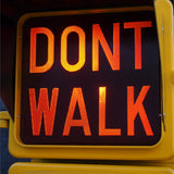 New York feu dont walk americain vintage USA jaune d'origine avec fixations murale