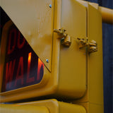 New York feu dont walk americain vintage USA jaune d'origine avec fixations murale