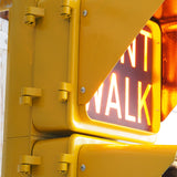 New York feu dont walk americain vintage USA jaune d'origine avec fixations murale