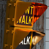 New York feu dont walk americain vintage USA jaune d'origine avec fixations murale