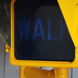 New York feu dont walk americain vintage USA jaune d'origine avec fixations murale