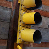 feu tricolore americain YEW YORK jaune dans son jus avec double fixation murale