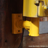 feu tricolore americain YEW YORK jaune dans son jus avec double fixation murale