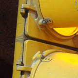 feu tricolore americain YEW YORK jaune dans son jus avec double fixation murale