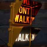 New York feu dont walk americain vintage USA jaune d'origine avec fixations murale