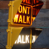 New York feu dont walk americain vintage USA jaune d'origine avec fixations murale