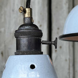 lampe abat jour emaillee industrielle bleu ciel