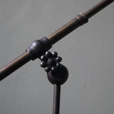Rare Lampe bureau O.C. White Industrielle sur etau