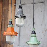 lampe baladeuse industrielle suspension en verre verte