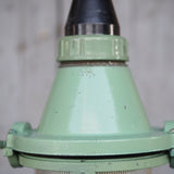 lampe baladeuse industrielle suspension en verre verte