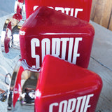 Exit Lampe americaine opaline rouge texte blanc