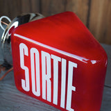 Exit Lampe americaine opaline rouge texte blanc