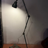 Lampe industrielle DESVIL - Lampadaire d'atelier articulé - Métal patiné vert d'origine