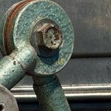 Lampe industrielle DESVIL - Lampadaire d'atelier articulé - Métal patiné vert d'origine