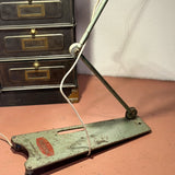 Lampe industrielle DESVIL - Lampadaire d'atelier articulé - Métal patiné vert d'origine