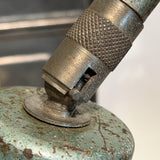 Lampe industrielle DESVIL - Lampadaire d'atelier articulé - Métal patiné vert d'origine