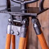 Ancien projecteur cinema Hollywood Bardwell Mcalister pieds bois