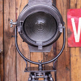 Ancien projecteur cinema Hollywood Bardwell Mcalister pieds bois