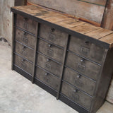 ancien grand meuble 12 casiers industriel strafor plateau chene massif