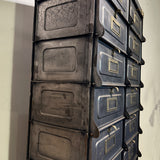 Authentique meuble STRAFOR industriel à clapets - Mobilier atelier en métal vintage