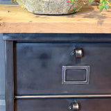 Meuble industriel à clapets - Buffet métal et plateau chêne massif