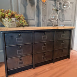 Meuble industriel à clapets - Buffet métal et plateau chêne massif