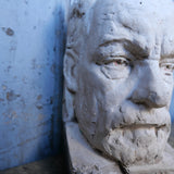 Buste en platre de Pasteur , medecine