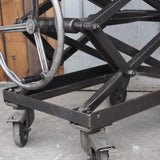 Ancienne table elevatrice d'atelier console ou table basse