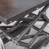 Ancienne table elevatrice d'atelier console ou table basse