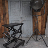 Ancienne table elevatrice d'atelier console ou table basse
