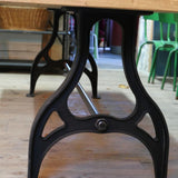 grande table industrielle plateau ancien chene massif pietement fonte