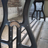 grande table industrielle plateau massif pietement fonte manufacture Brockton