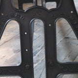 grande table industrielle plateau massif pietement fonte manufacture Brockton